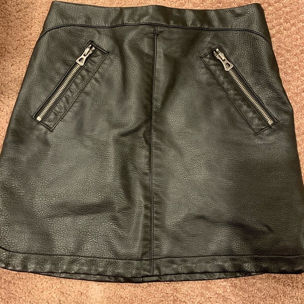 Pleather black skirt with zippers